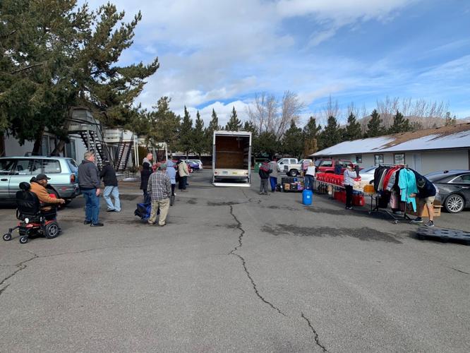 'Dream Christmas' Mobile Caravan Delivering Dinners to Families in Need