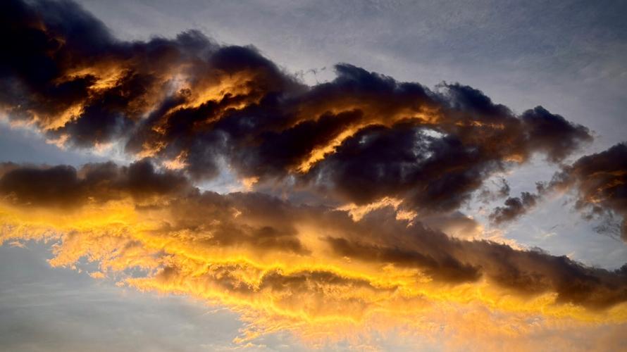 Sky shot from the Costco parking lot