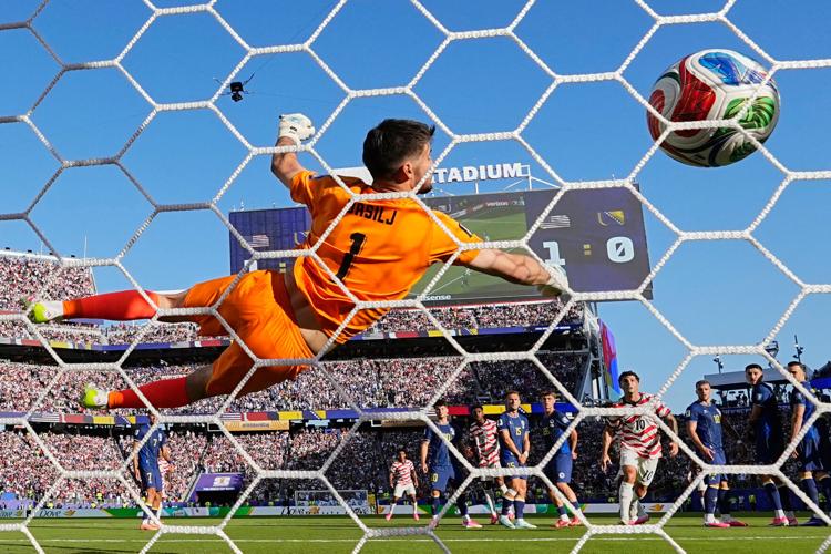 APTOPIX Bosnia US WCup Soccer