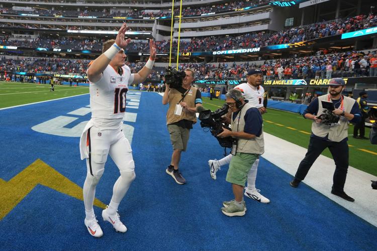 Broncos Chargers Football