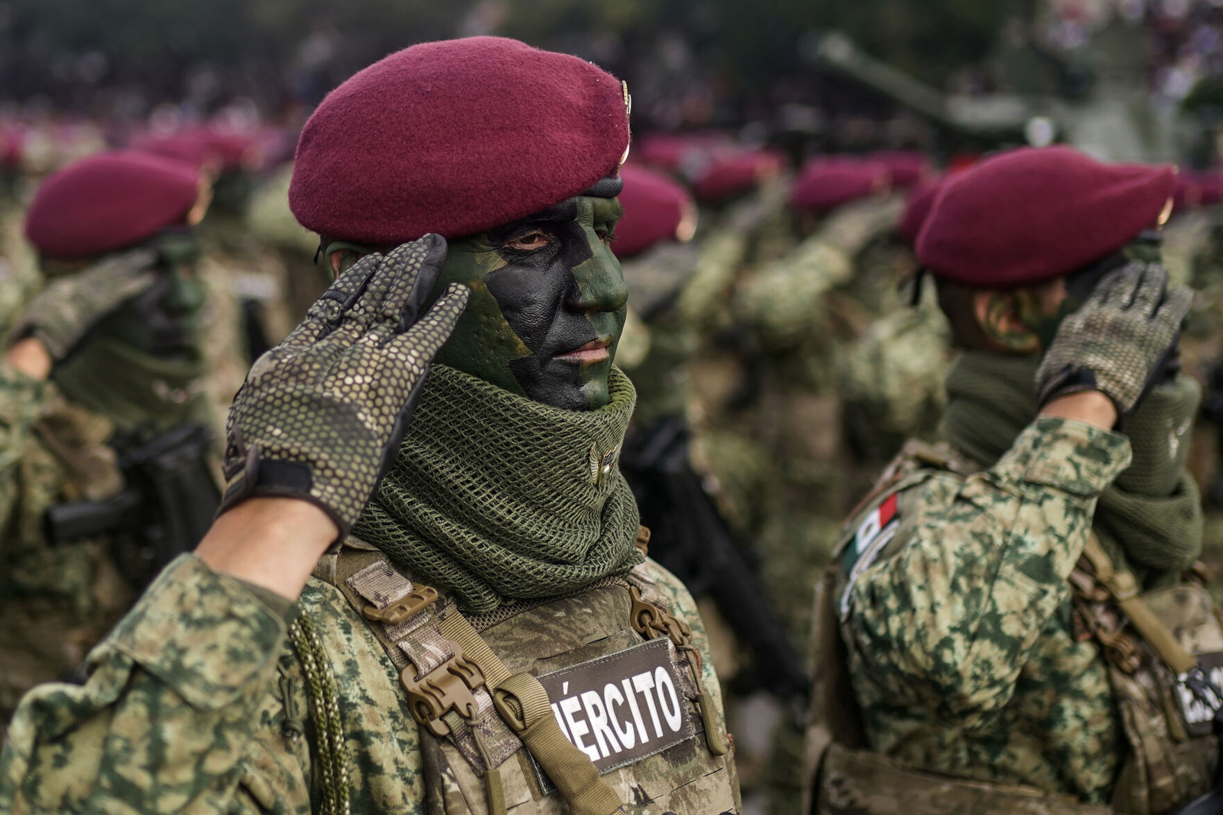 Mexican Soldiers Will Get A Pay Raise After Elimination Of Oversight ...