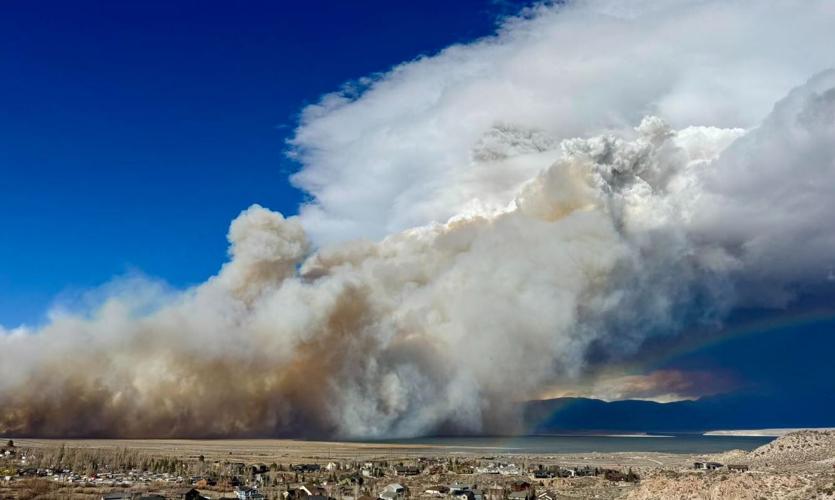 Pack Fire smoke near homes