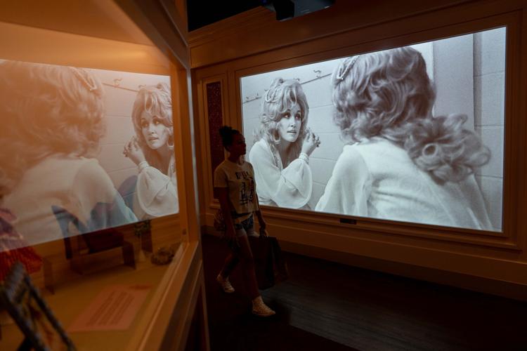 Obit Dolly Parton Reaction