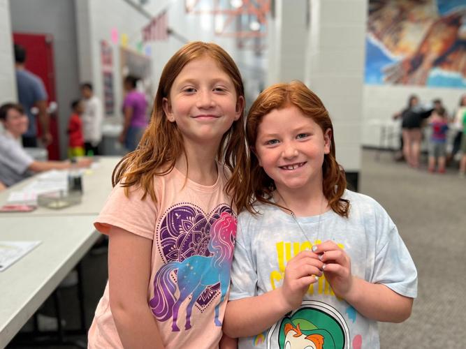 Mark Twain Elementary School Students show excitement for Back-to-School.jpg