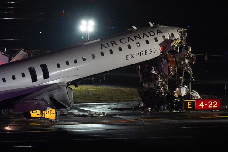 APTOPIX LaGuardia Crash