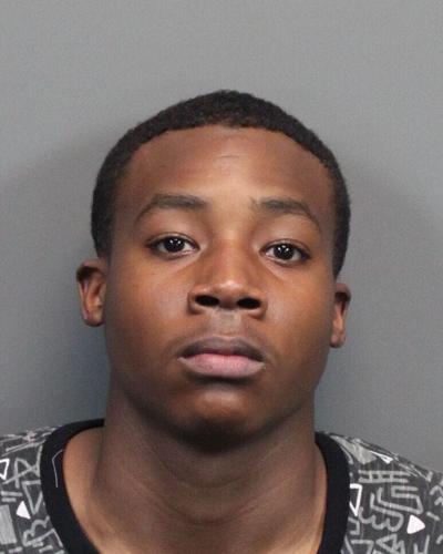 Parole & Probation Seeks Man Convicted of Robbery