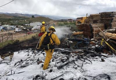 Fire Crews Respond to Pallet Fire in Sun Valley 