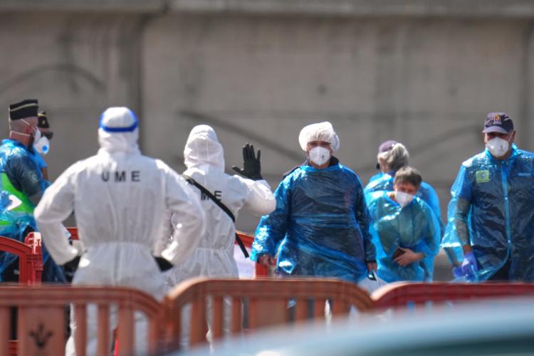 APTOPIX Spain Hantavirus Ship