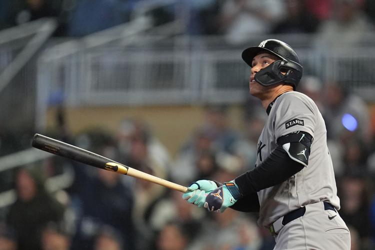 Yankees Twins Baseball