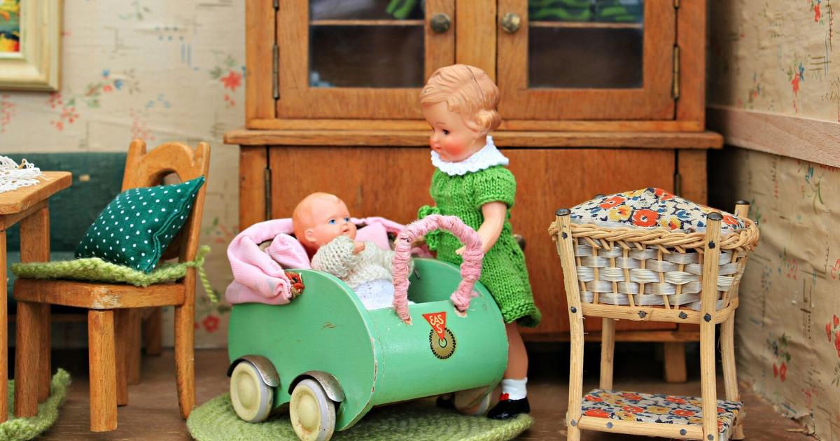 Find Hidden Treasures at the Antique Doll and Toy Market