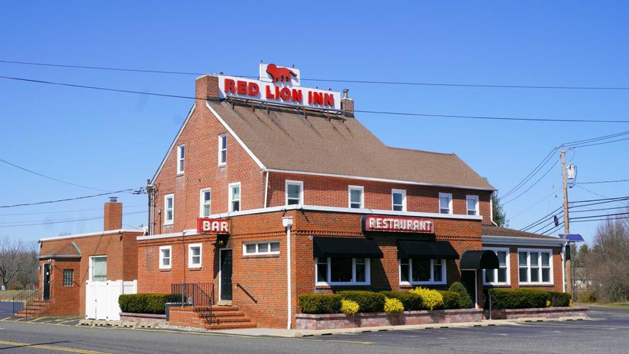 RED LION INN