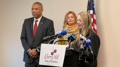 01152025_CHILL PRESSER ON CELL PHONES IMG_0143.jpg
