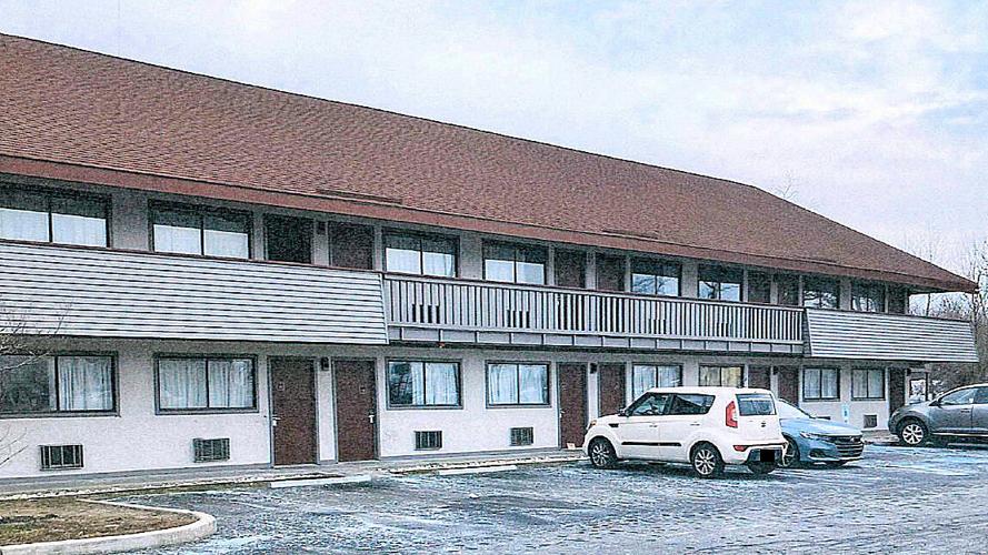 080626_ML_RED ROOF INN FROM CONDEMNATION REPORT.jpg
