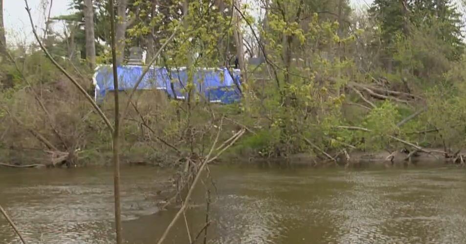 Recovery effort continues 24 hours after girl drowns in Flint River - Vimarsana News