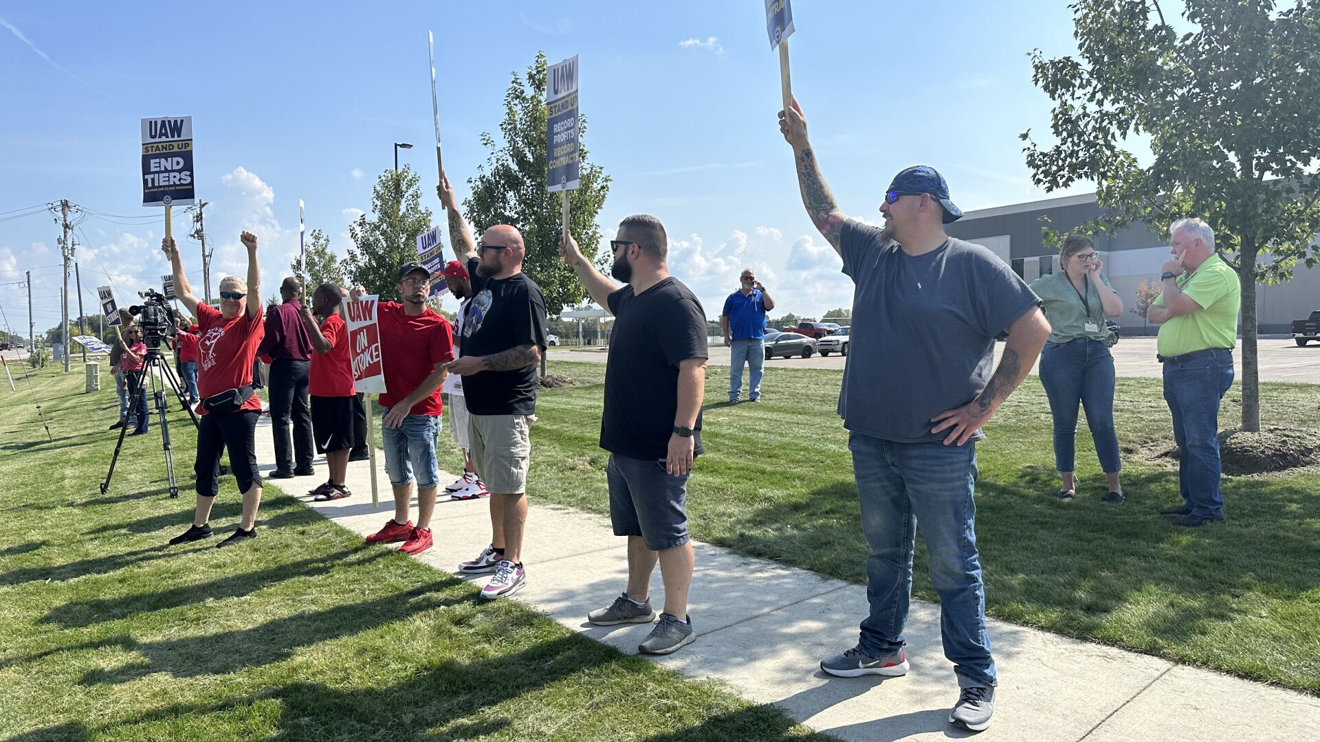 UAW going on strike at 2 GM processing centers in Genesee County