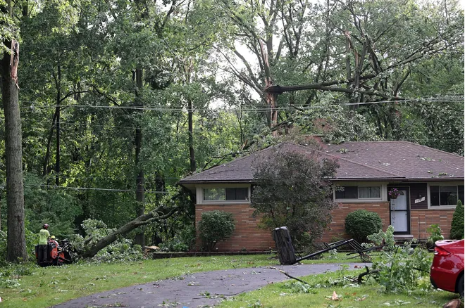 Toddler killed and mother injured during tornado in Detroit suburb ...