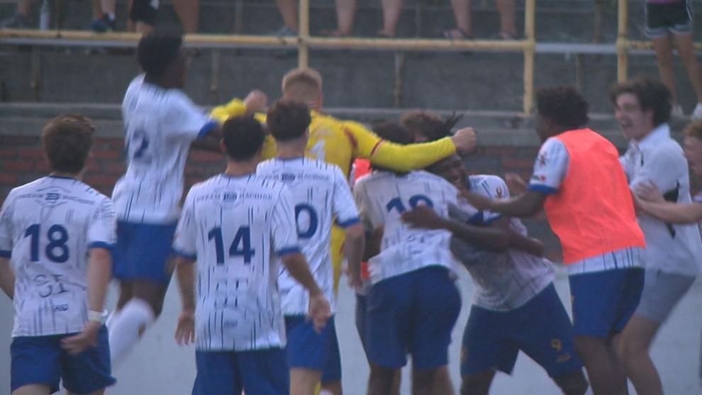 Flint City Bucks win Great Lakes Division as Phillip sets goals record