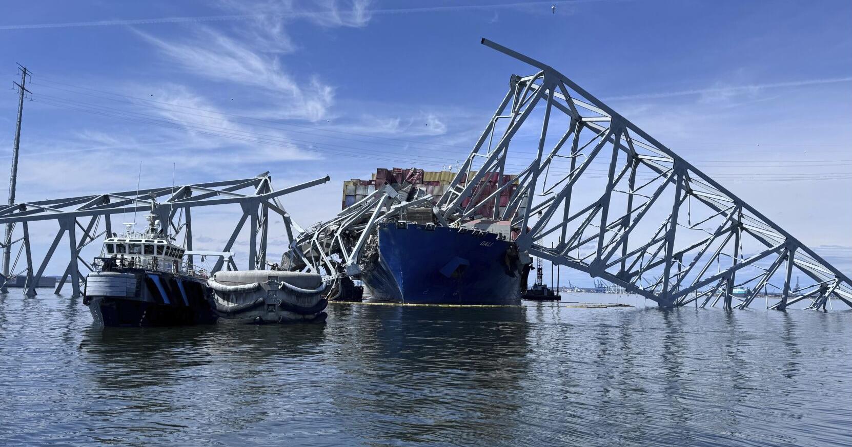 A channel has opened for vessels at the Baltimore bridge collapse site - Vimarsana News