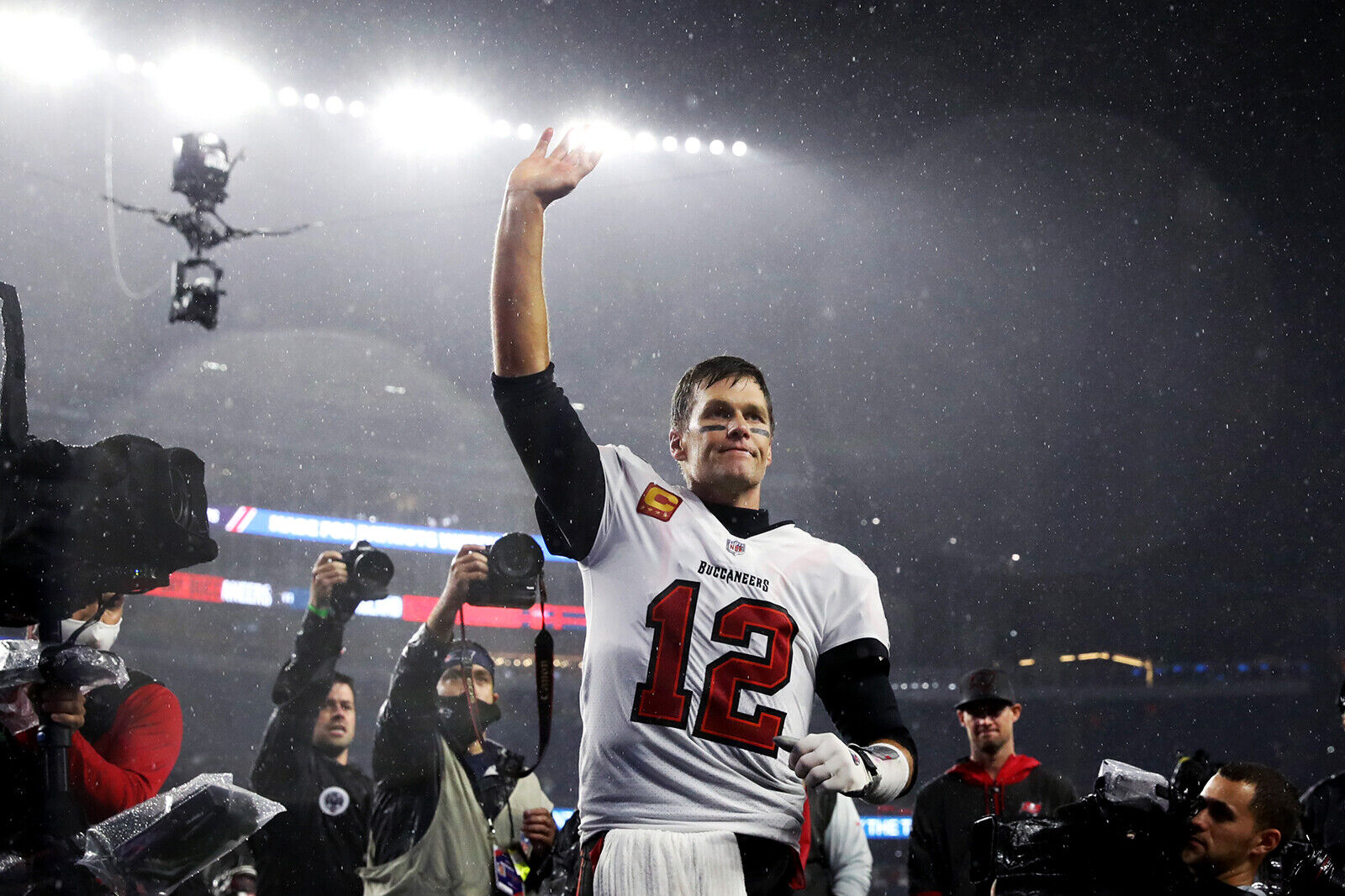 Tom brady hotsell breast cancer jersey