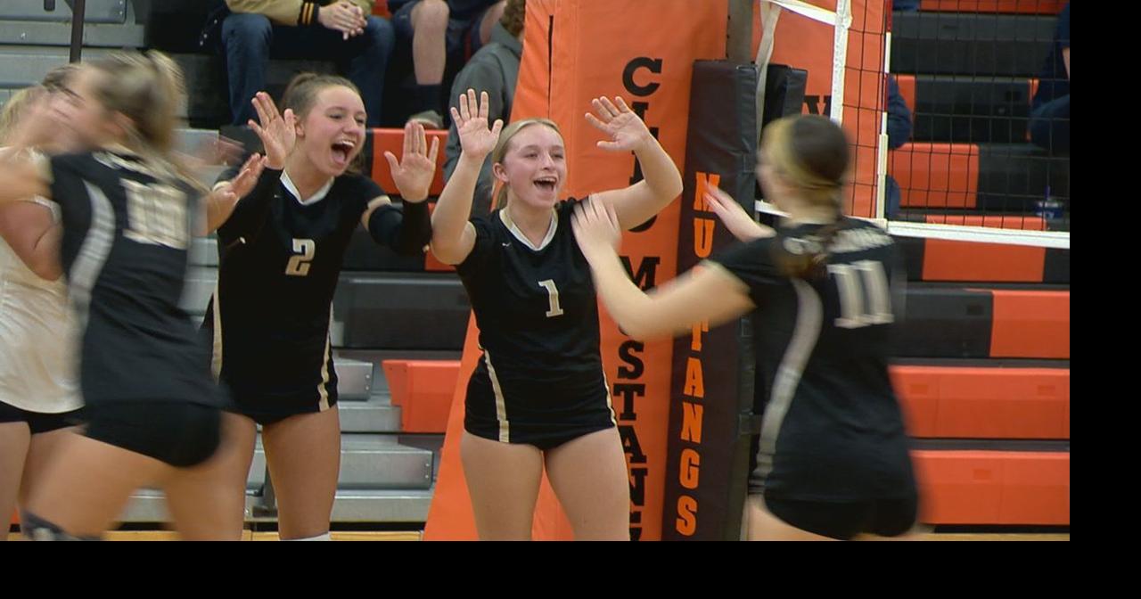 HS Volleyball Districts Semifianl Owosso at Corunna Sports