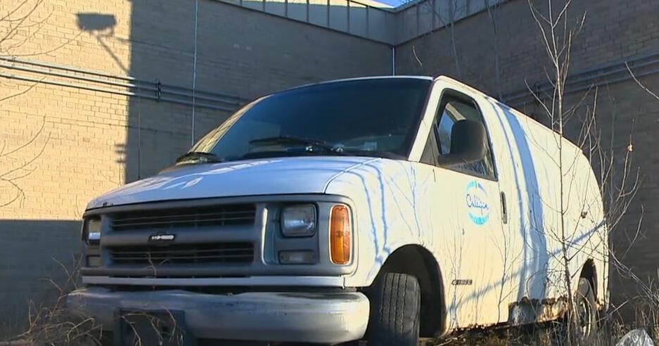 Suspected illegal scrapper caught on camera at vacant Flint school - Vimarsana News