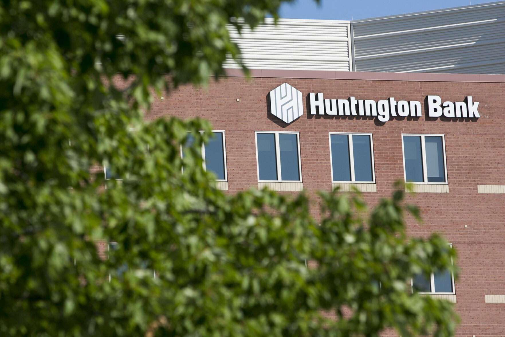 How Huntington Bank is doing much better than Wall Street giants