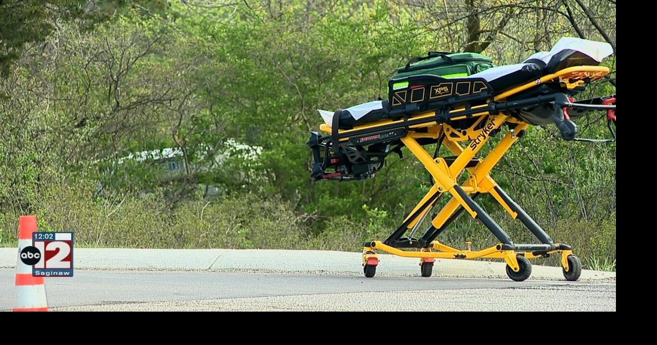 Woman hospitalized after rollover crash in Grand Blanc | Local | abc12.com