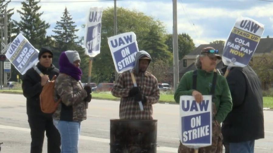 UAW demands 'no tiers' but disagrees with Detroit 3 on definition