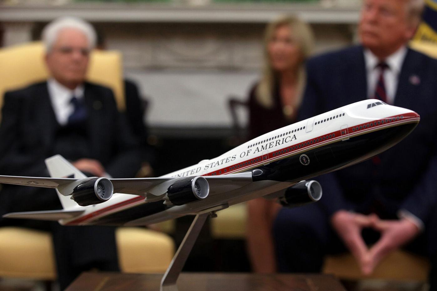 Biden scraps Trump's Air Force One paint scheme