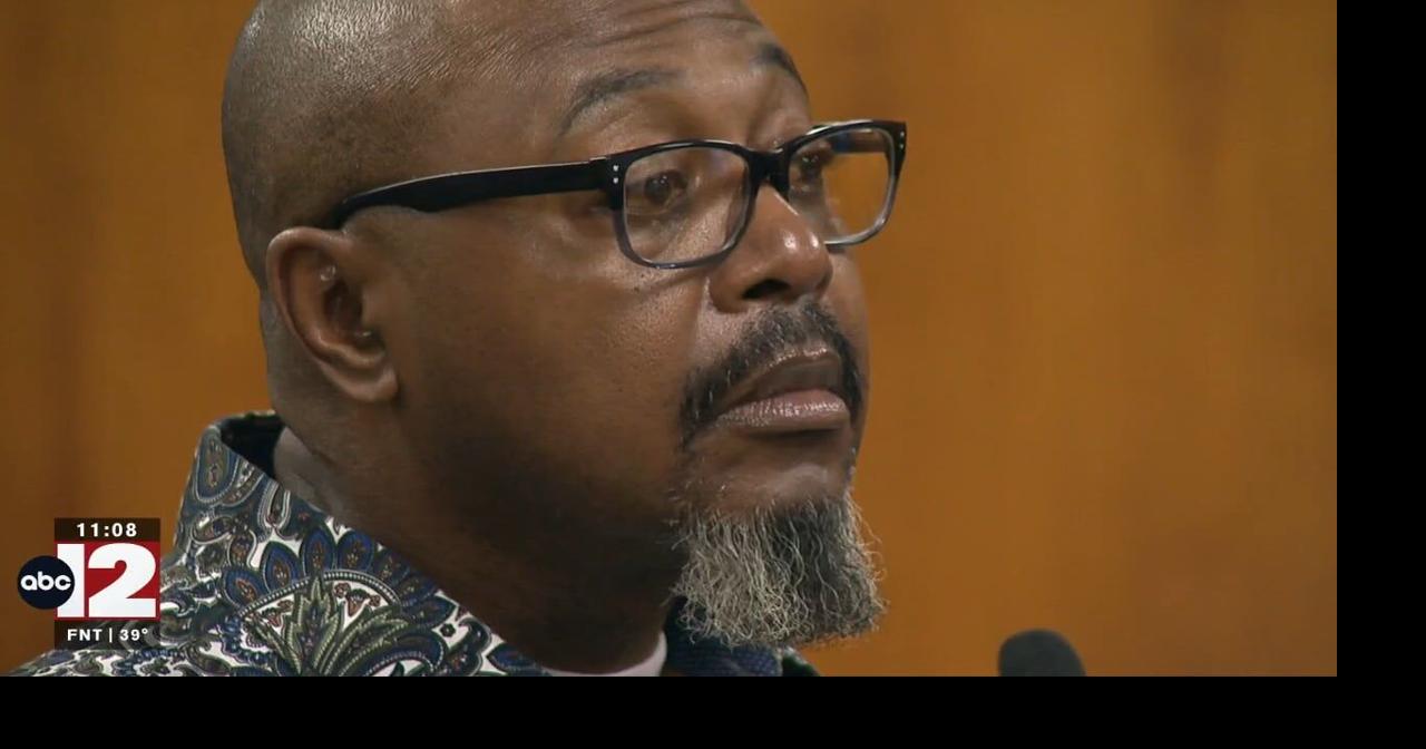 Former corrections officer pleads guilty to smuggling drugs in prison ...