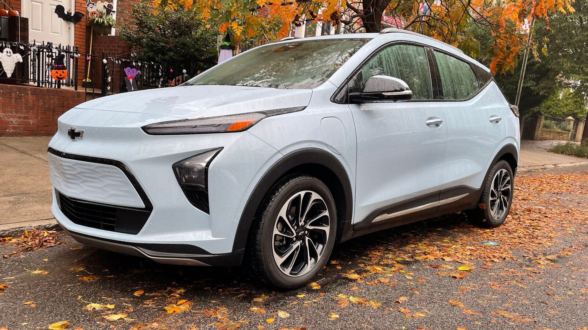 Chevy first deals electric car