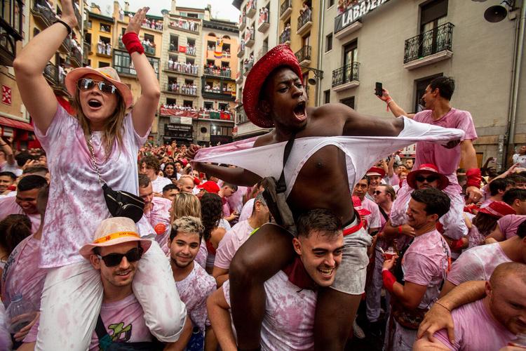 Six injured as controversial bull run returns to Spain's Pamplona |  International 