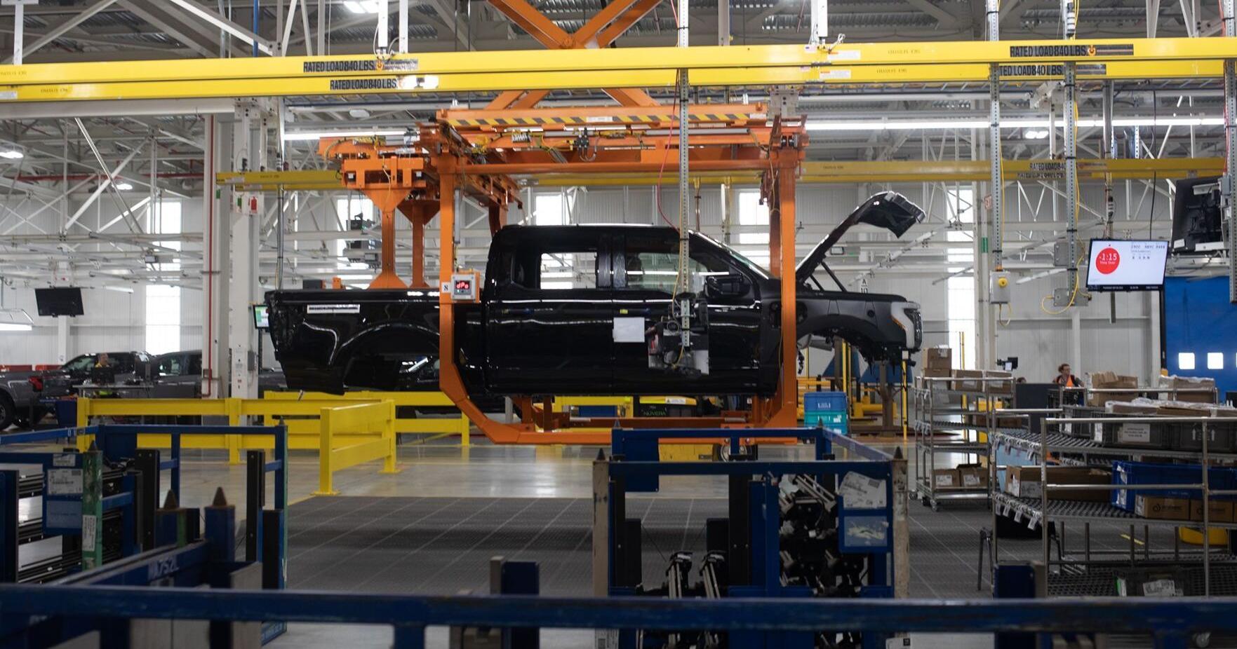 Ford is cutting back F-150 Lightning electric truck production - Vimarsana News