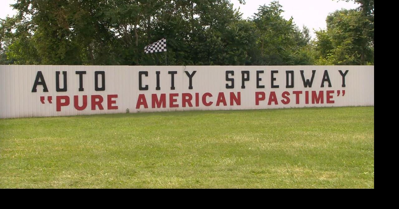 Unruly crowd mars weekend event at Auto City Speedway | Local | abc12.com