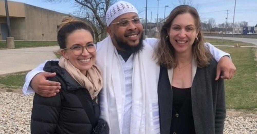 Flint man exonerated nearly 25 years after wrongful murder conviction ...