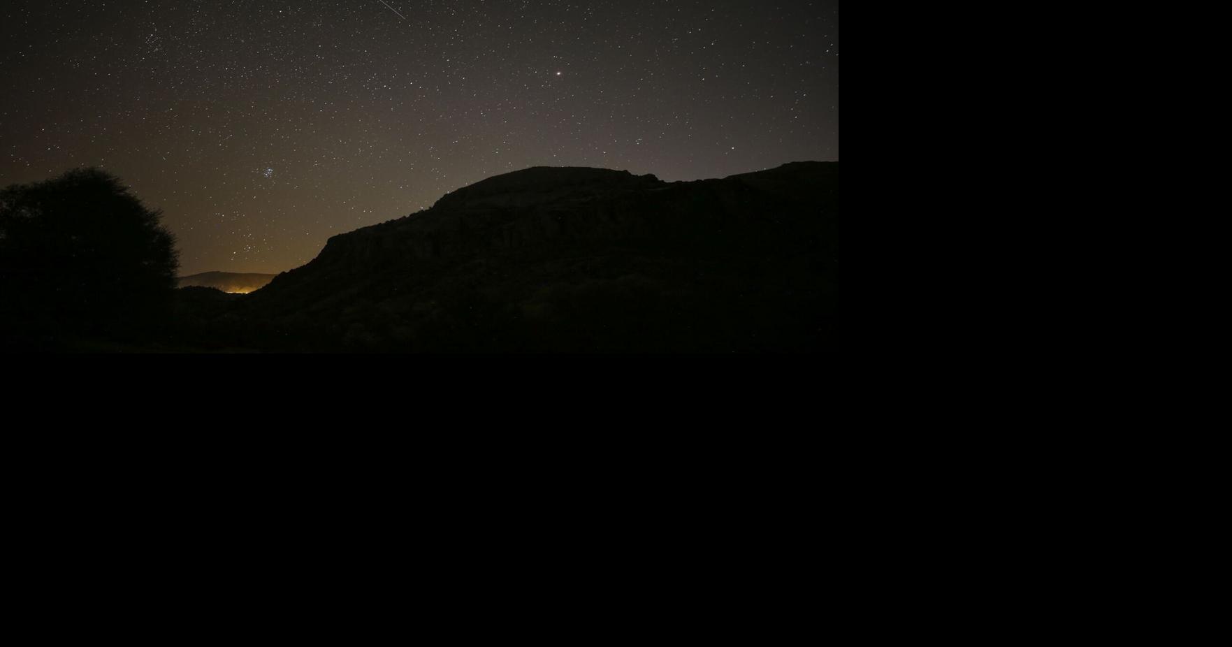 Last supermoon of the year will peak with the Leonid meteor shower ...
