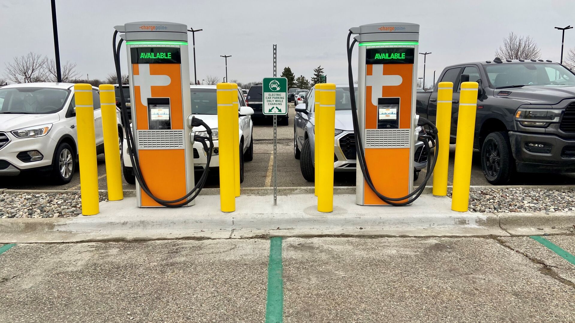 Hertz BP team up to build EV charging network Business abc12