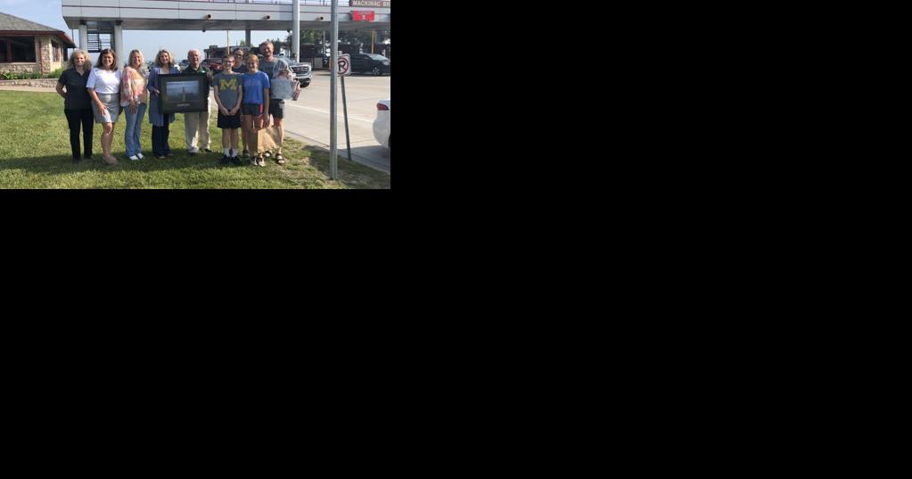 Tawas City family drove 200 millionth vehicle across Mackinac Bridge - Vimarsana News