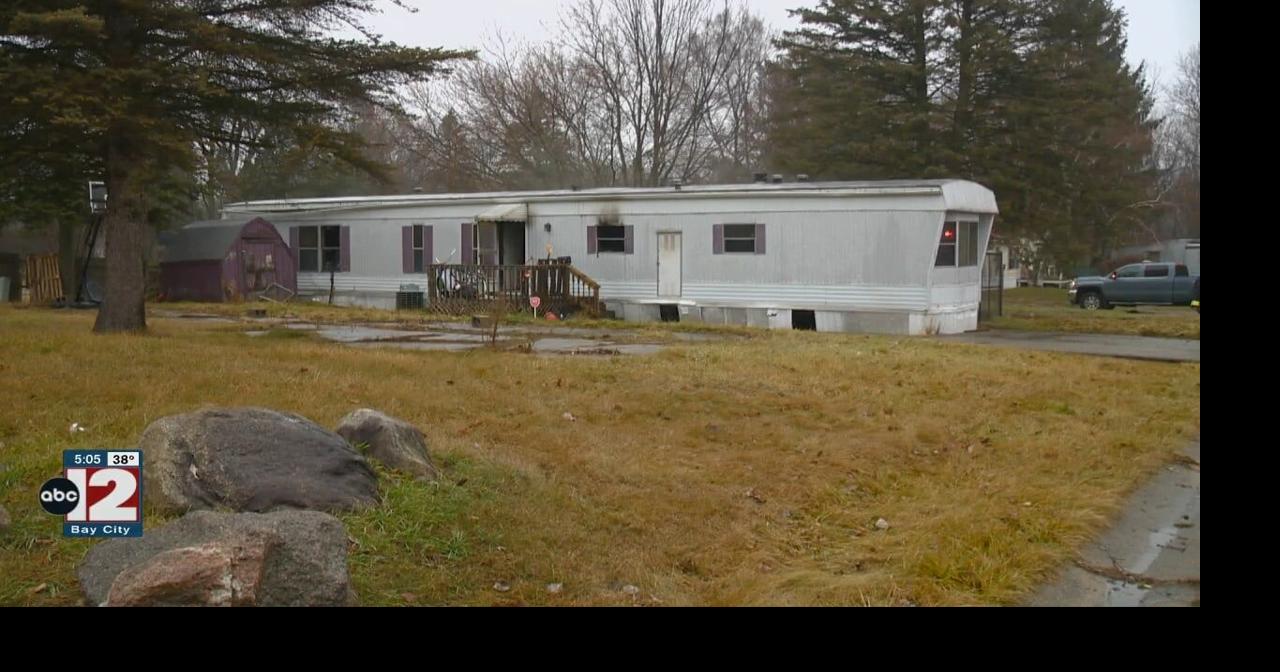 Four pets die when mobile home catches fire in Genesee Township | Local ...
