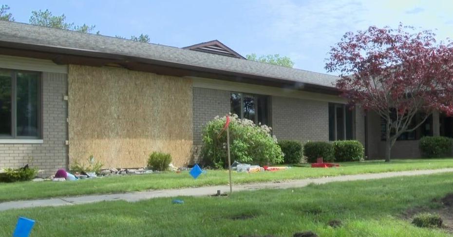 Vienna Township assesses damage after SUV crashes into building - Vimarsana News