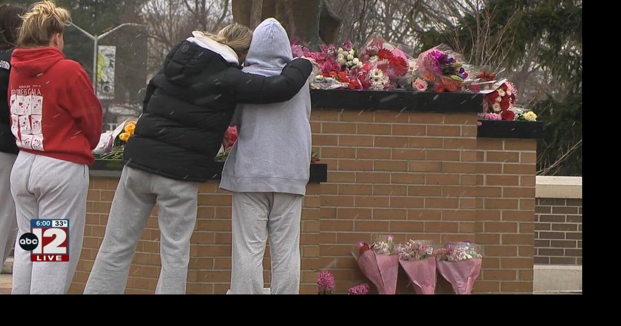 Students and staff remember the lives lost one year ago | State | abc12.com