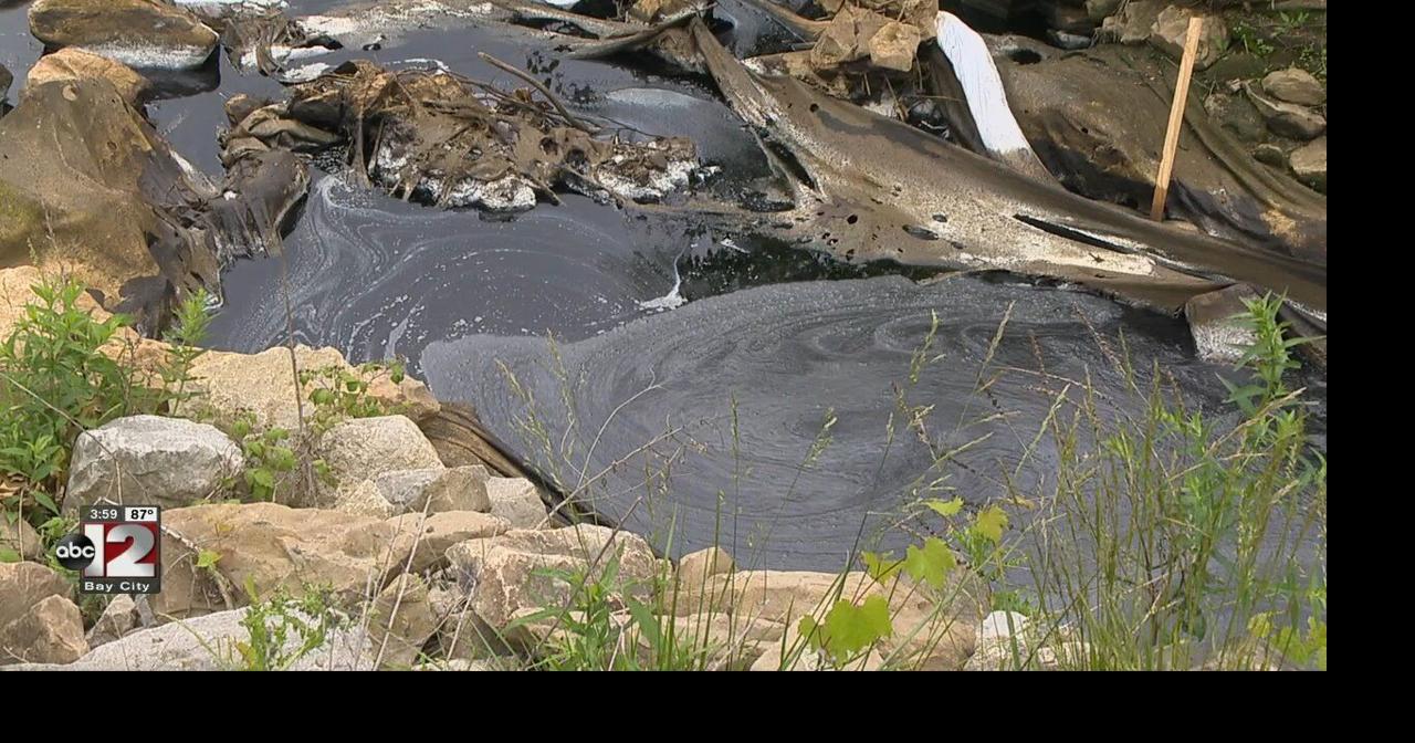 Environmental crews identify possible source of oily substance in Flint