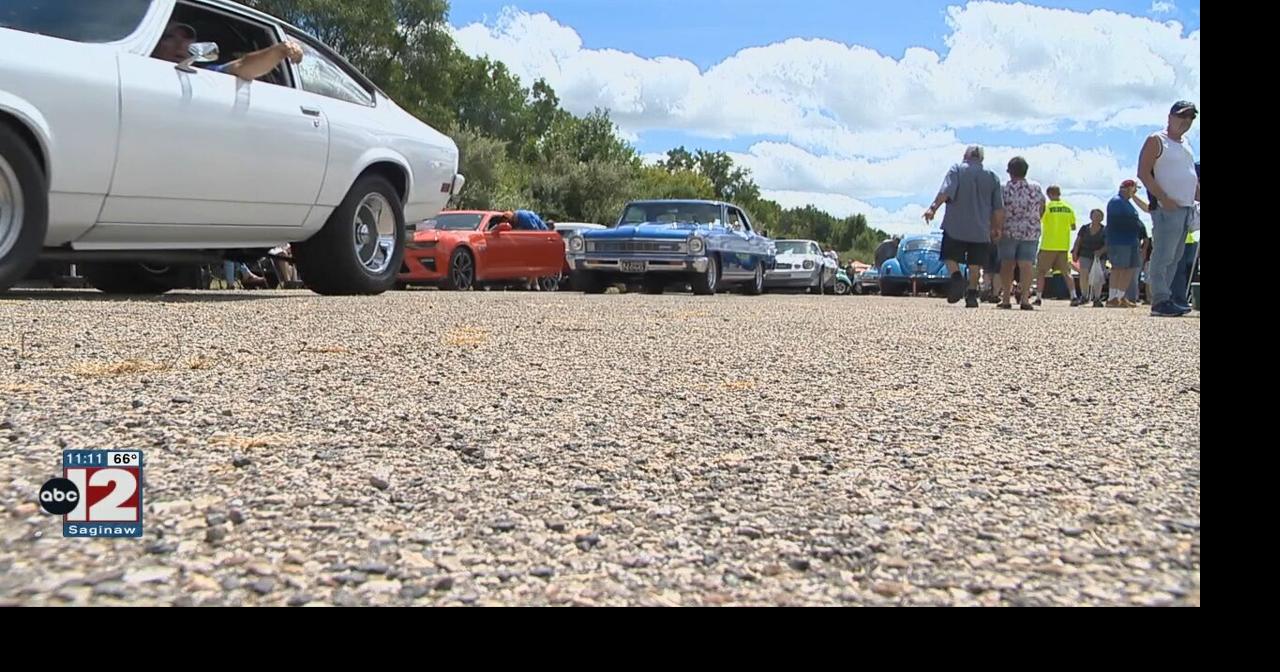 Hundreds show up to the TriCity Dragway for a car show Local
