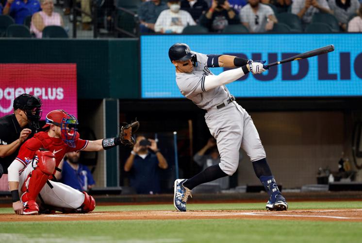 17 photos of Yankees slugger Aaron Judge making other players look