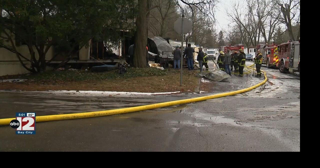 Fire destroys Genesee Township man's mobile home | Local | abc12.com