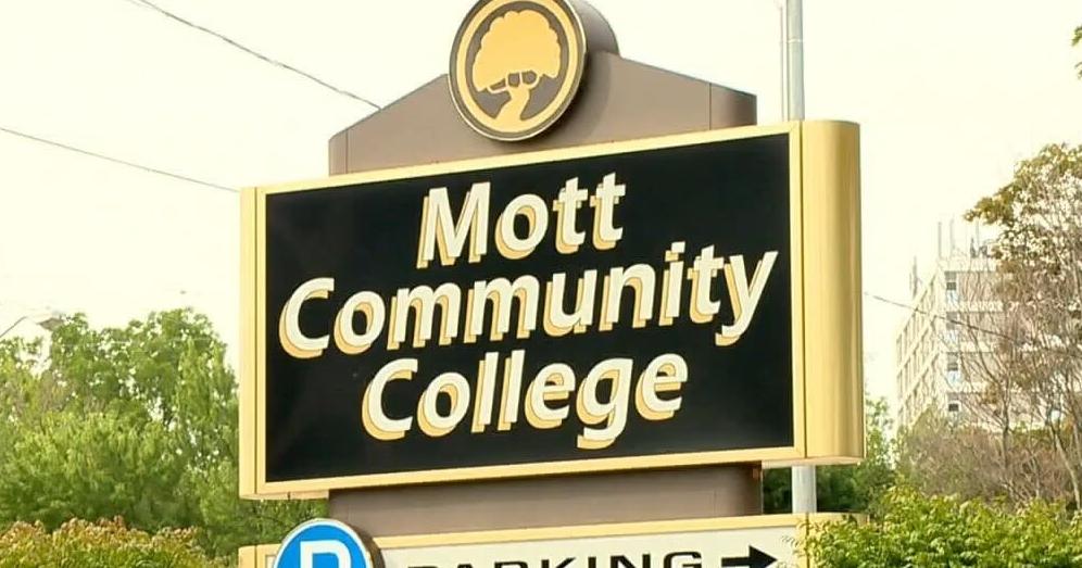 Mott, Lansing community colleges expand access to health programs