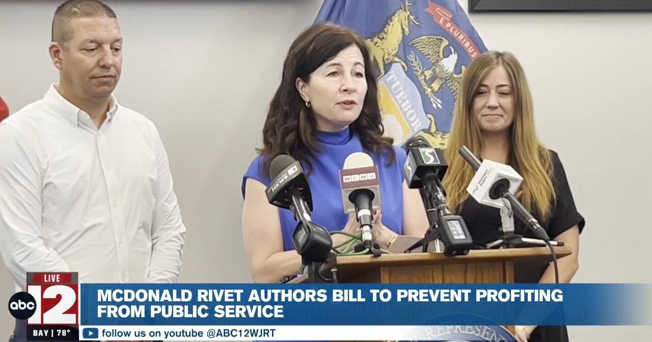 McDonald Rivet authors bill making it illegal to profit on inside information in public service