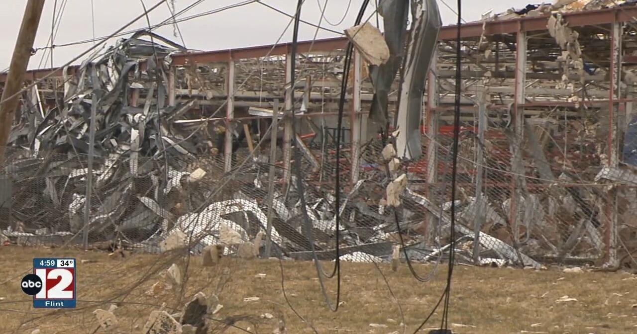 Residents are picking up the pieces after tornado in Grand Blanc Area - Vimarsana News