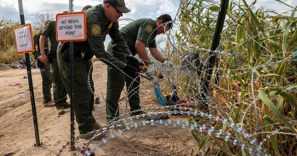 Supreme Court allows Biden administration to remove razor wire on US ...