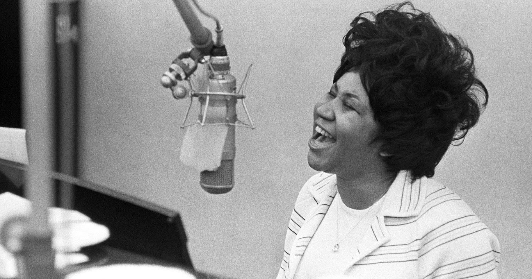 Jury decides 2014 document found in Aretha Franklin's couch is a valid will - Vimarsana News